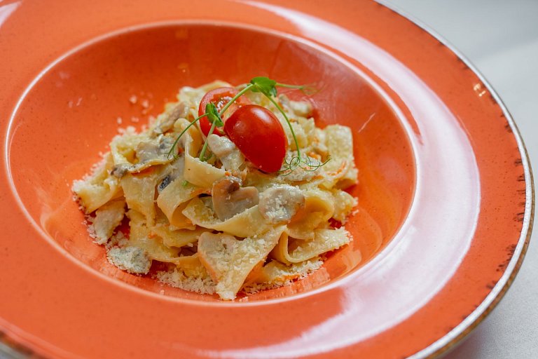 Ю Паста с индейкой и овощами